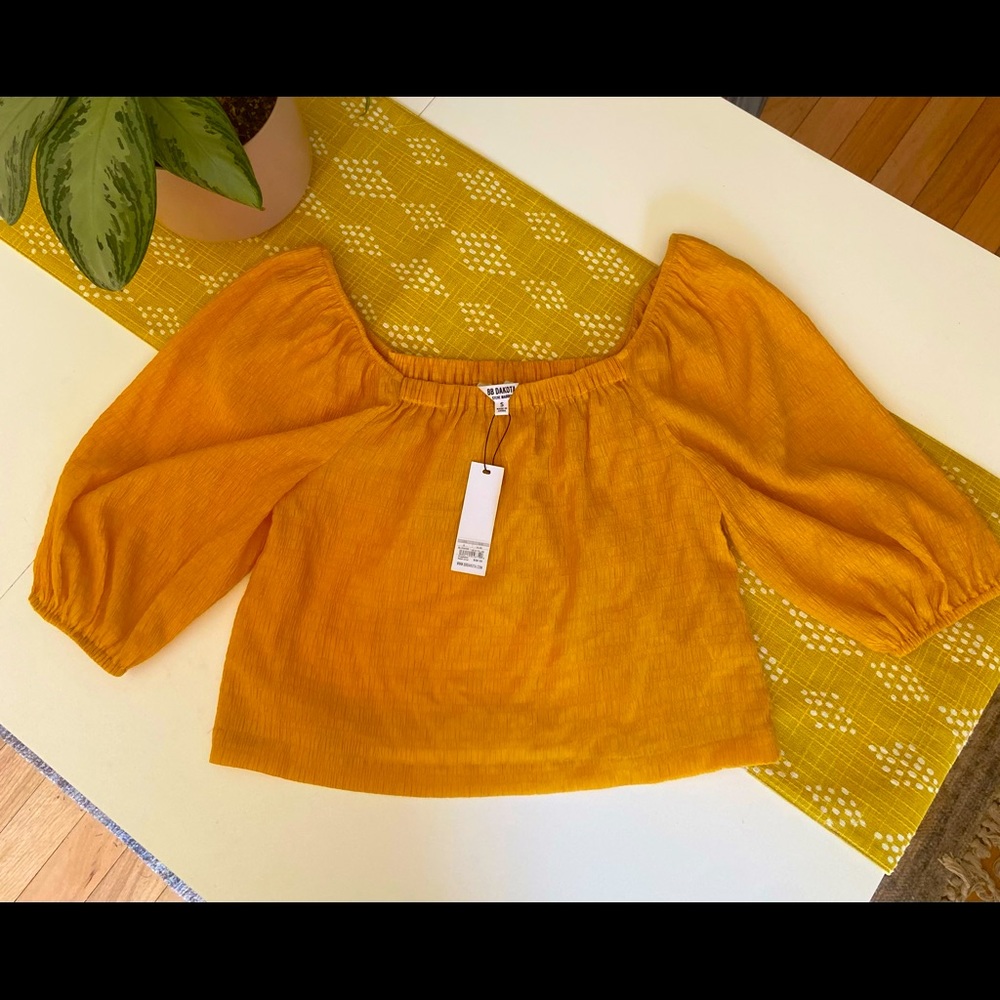 NWT BB Dakota top